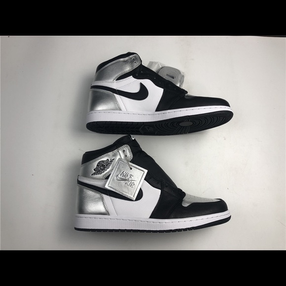 Air Jordan 1 High “Silver Toe“